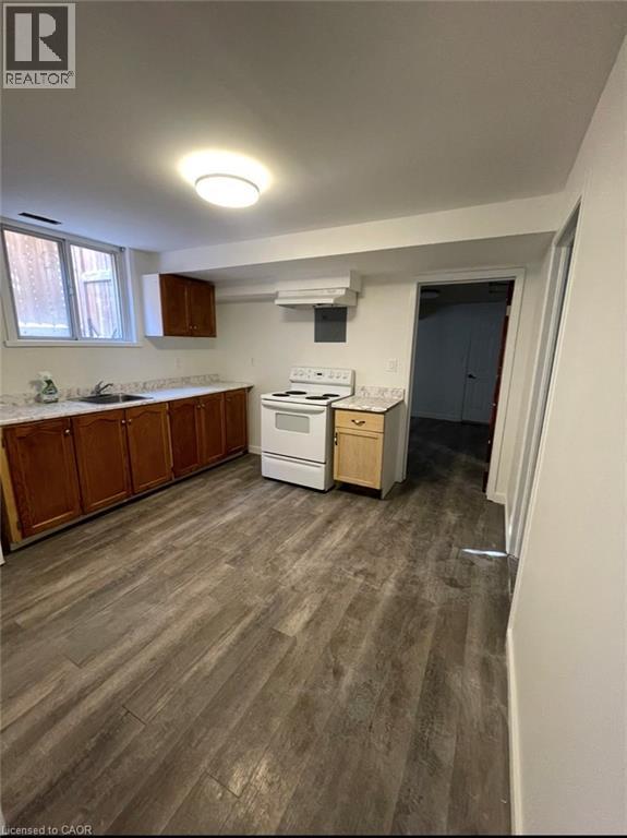 343 Upper Wentworth Street, Hamilton, ON - Indoor Photo Showing Kitchen