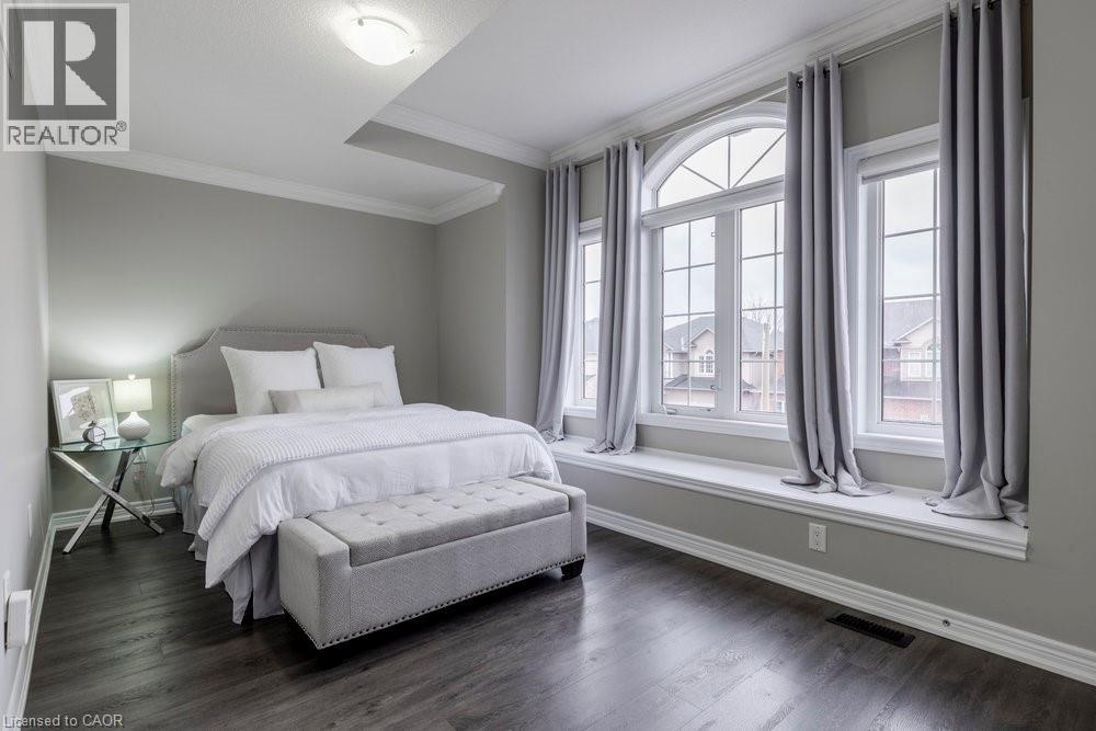 51 Weaver Drive, Ancaster, ON - Indoor Photo Showing Bedroom