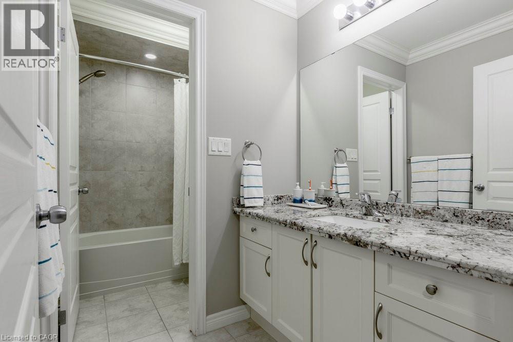 51 Weaver Drive, Ancaster, ON - Indoor Photo Showing Bathroom