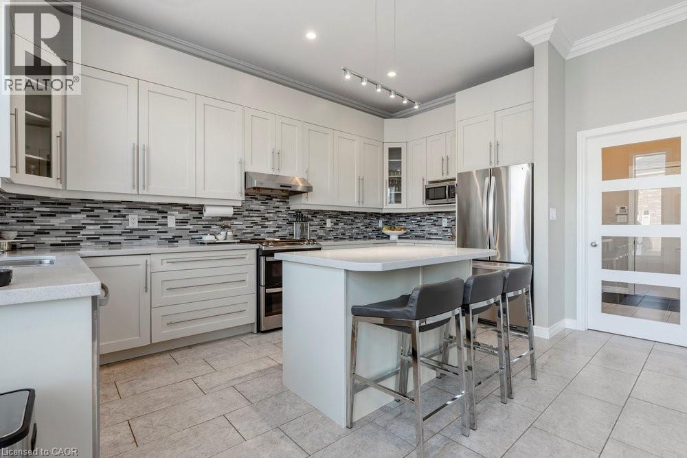 51 Weaver Drive, Ancaster, ON - Indoor Photo Showing Kitchen With Upgraded Kitchen