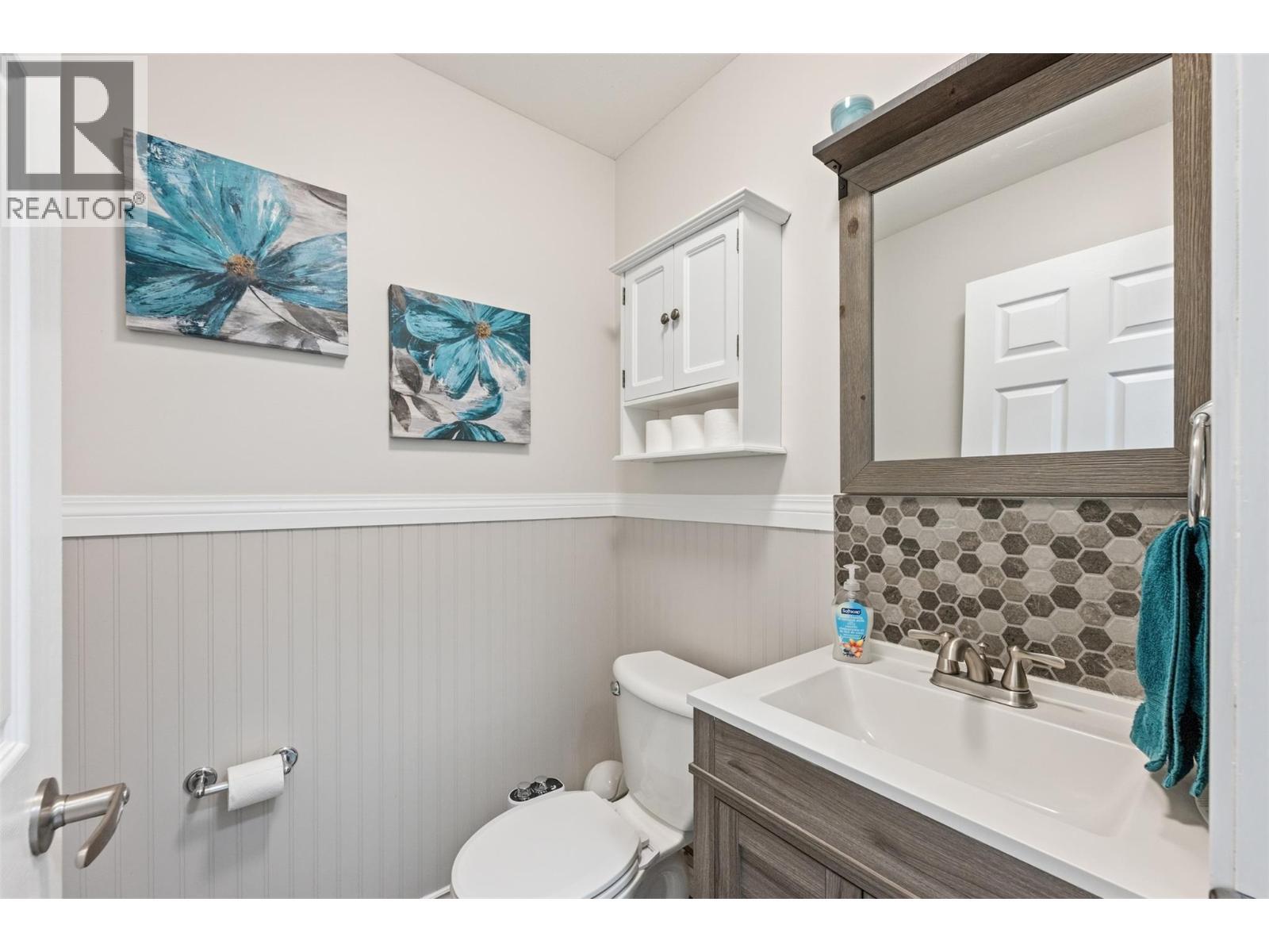 2616 Middle Bench Road, Keremeos, BC - Indoor Photo Showing Bathroom