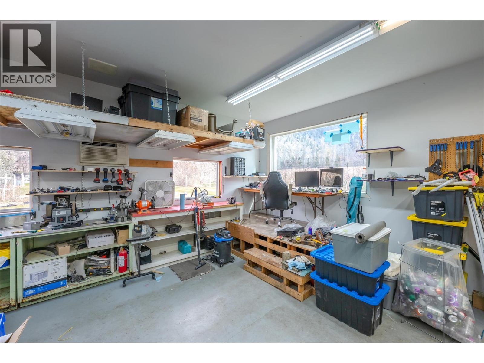 2616 Middle Bench Road, Keremeos, BC - Indoor