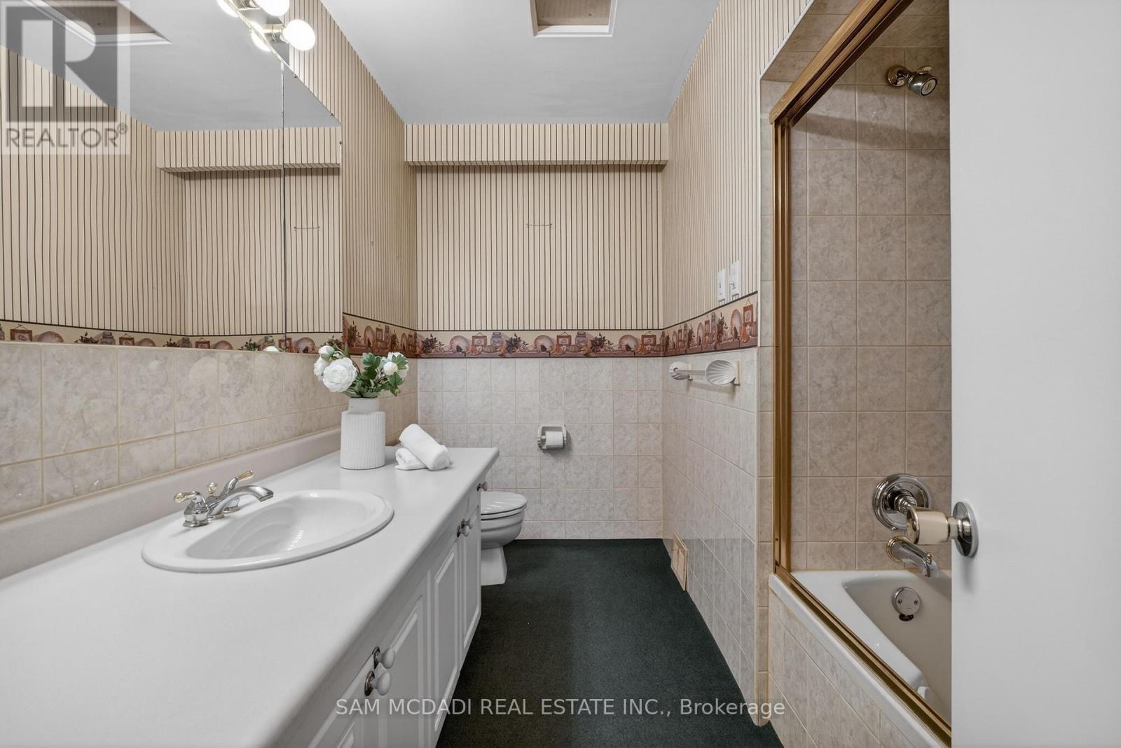 521 Vanessa Crescent, Mississauga, ON - Indoor Photo Showing Bathroom