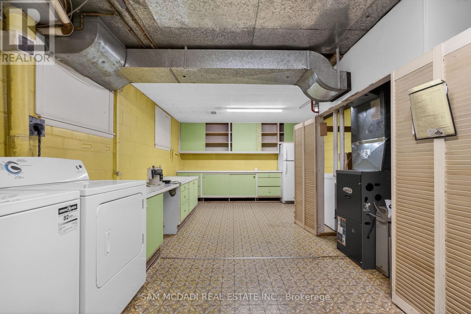 521 Vanessa Crescent, Mississauga, ON - Indoor Photo Showing Laundry Room