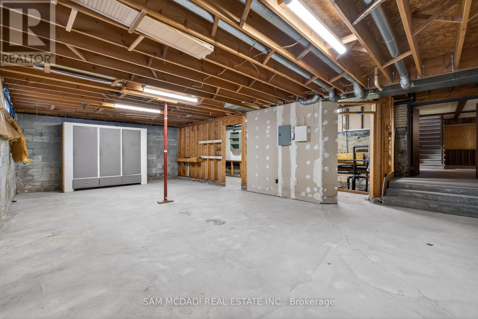 521 Vanessa Crescent, Mississauga, ON - Indoor Photo Showing Basement
