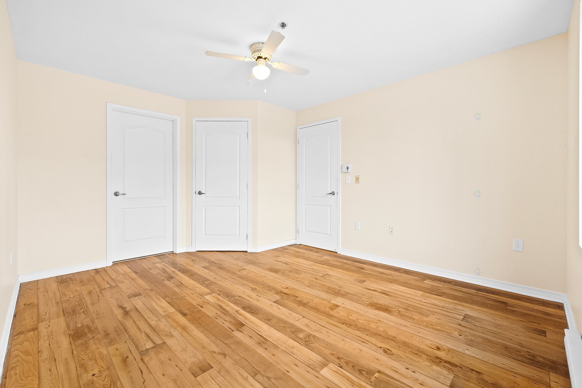 Chambre à coucher principale - 111-33 Boul. St-Elzear E., Laval (Vimont), QC - Indoor Photo Showing Other Room