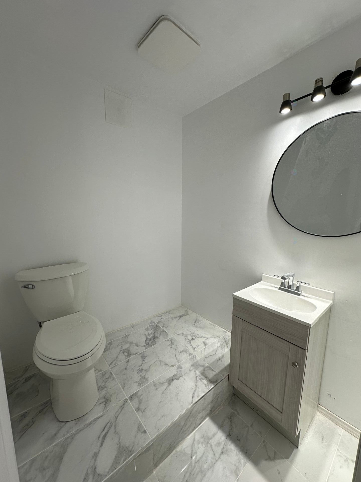 Salle d'eau - 875 Rue Bellevue, Longueuil (Greenfield Park), QC - Indoor Photo Showing Bathroom