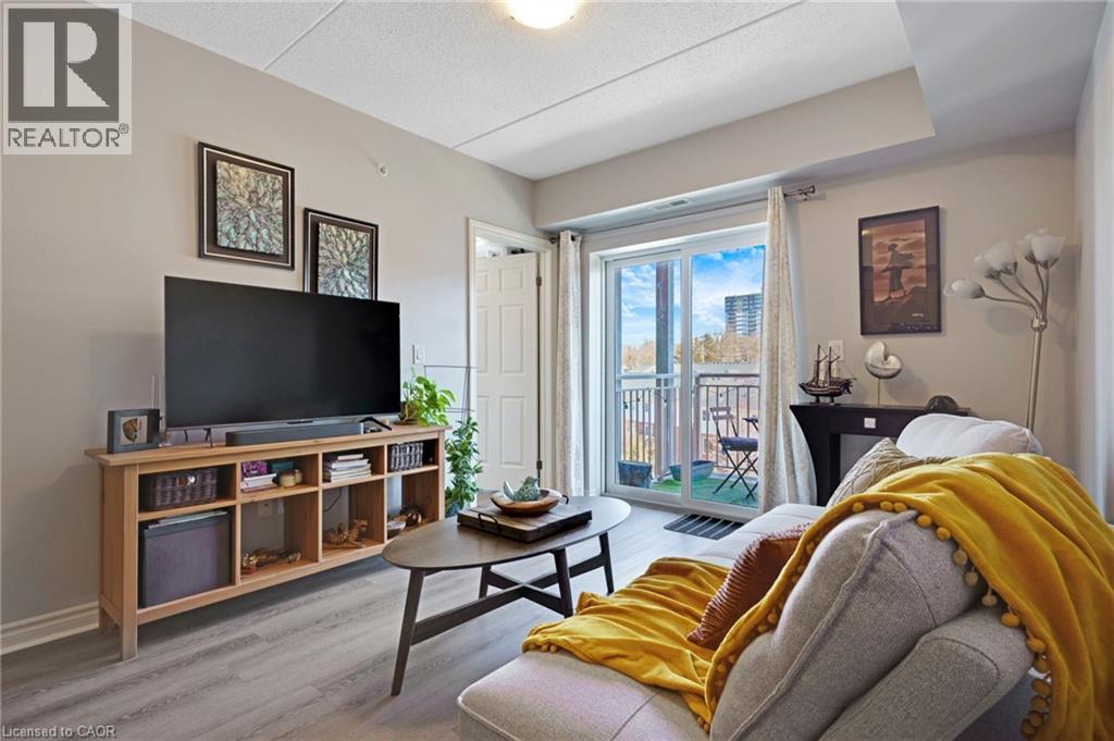 155 Water Street S Unit# 503, Cambridge, ON - Indoor Photo Showing Living Room
