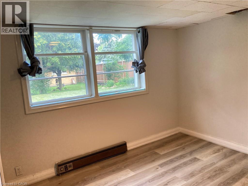 173 Washington Avenue, Waterloo, ON - Indoor Photo Showing Other Room