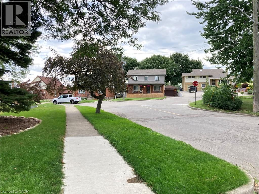 173 Washington Avenue, Waterloo, ON - Outdoor