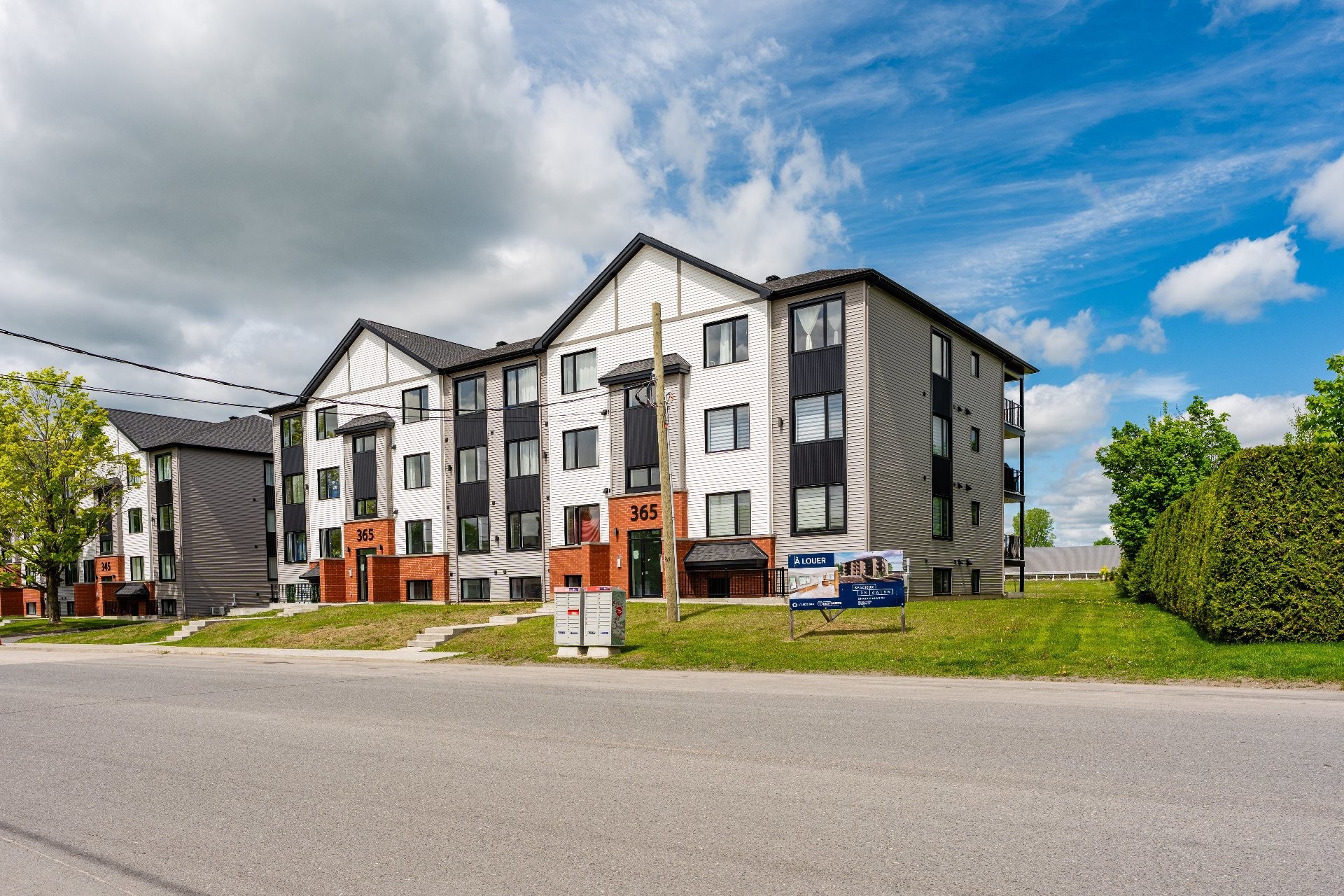 Front of Structure - 365 Rue Adams E., Richmond, QC - Outdoor With Facade
