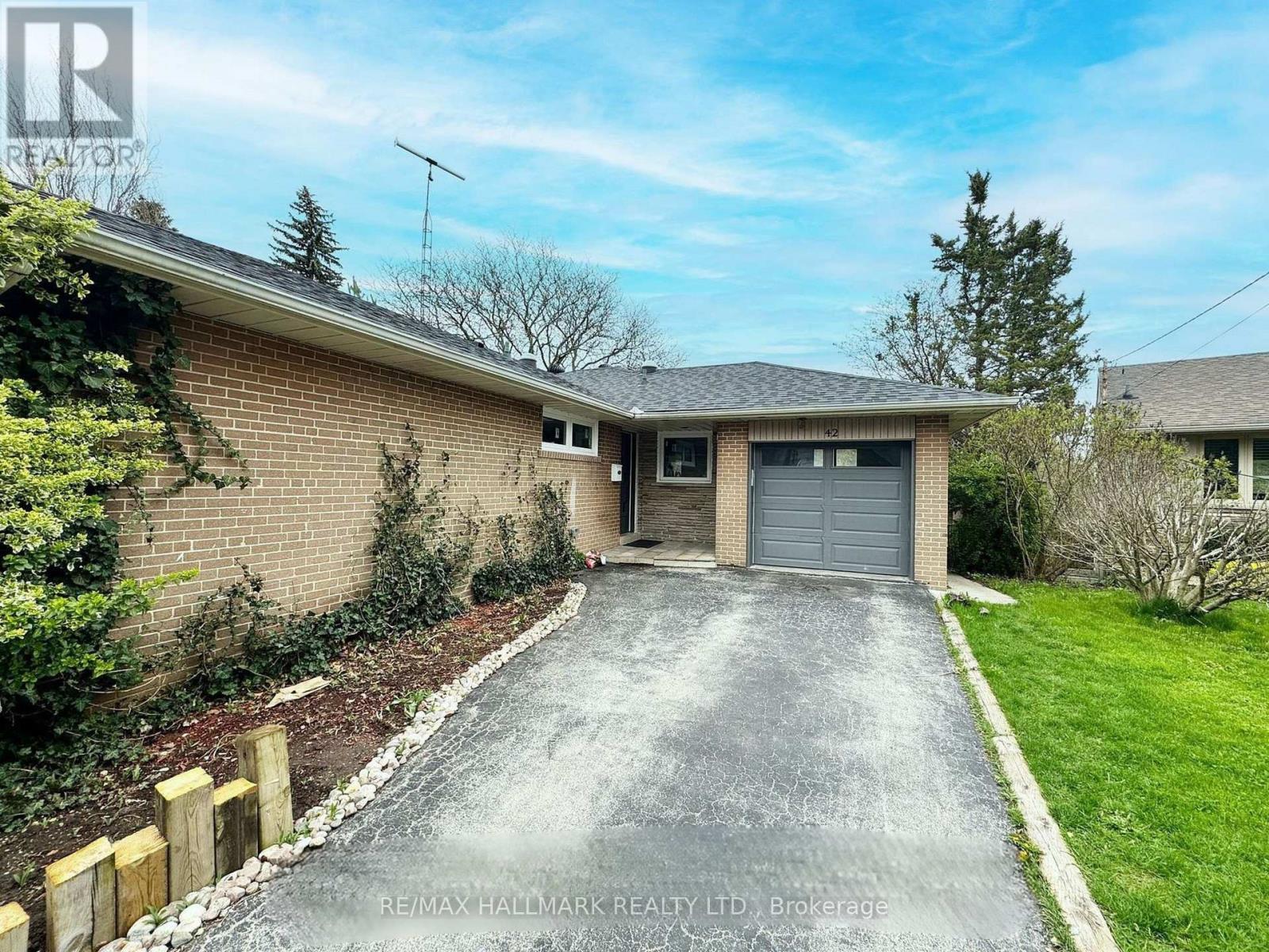 42 Millgate Crescent, Toronto, ON - Outdoor