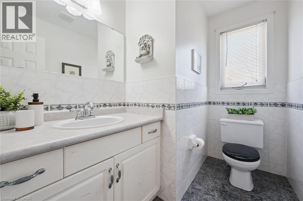 663 Heathcliffe Place, Waterloo, ON - Indoor Photo Showing Bathroom