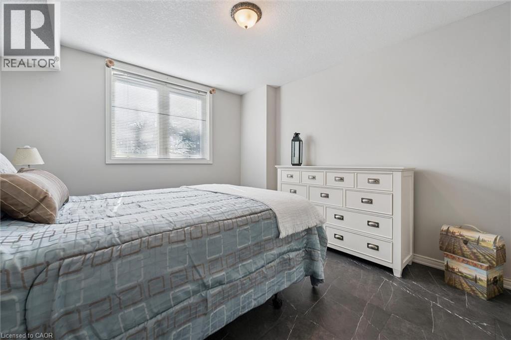 663 Heathcliffe Place, Waterloo, ON - Indoor Photo Showing Bedroom