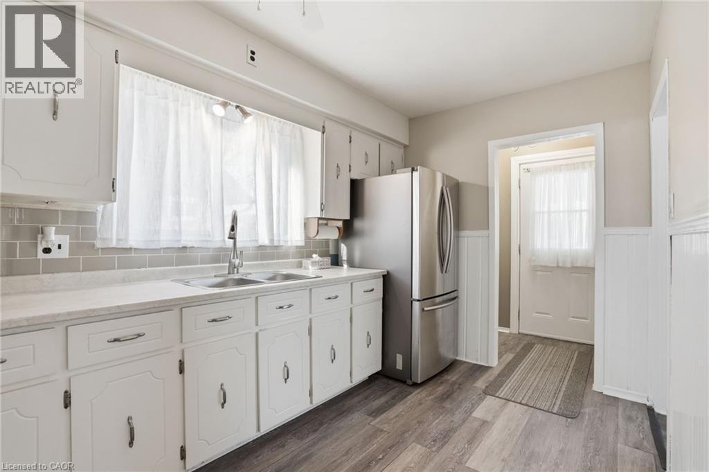 176 Adair Avenue N, Hamilton, ON - Indoor Photo Showing Kitchen With Double Sink