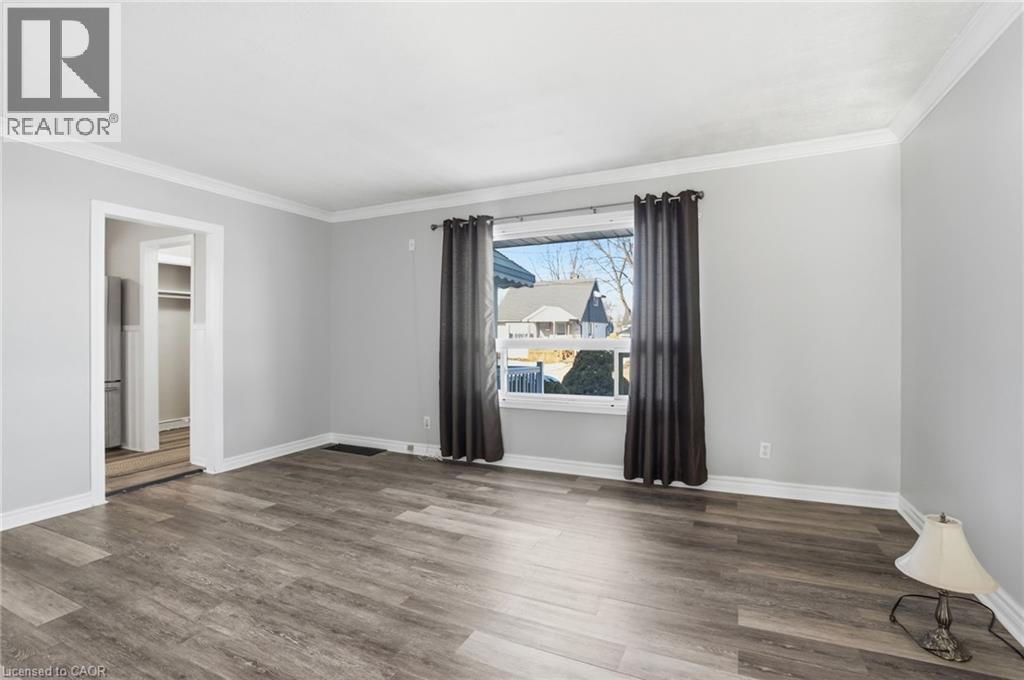 176 Adair Avenue N, Hamilton, ON - Indoor Photo Showing Other Room