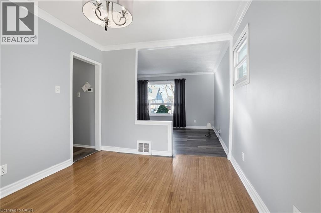 176 Adair Avenue N, Hamilton, ON - Indoor Photo Showing Other Room