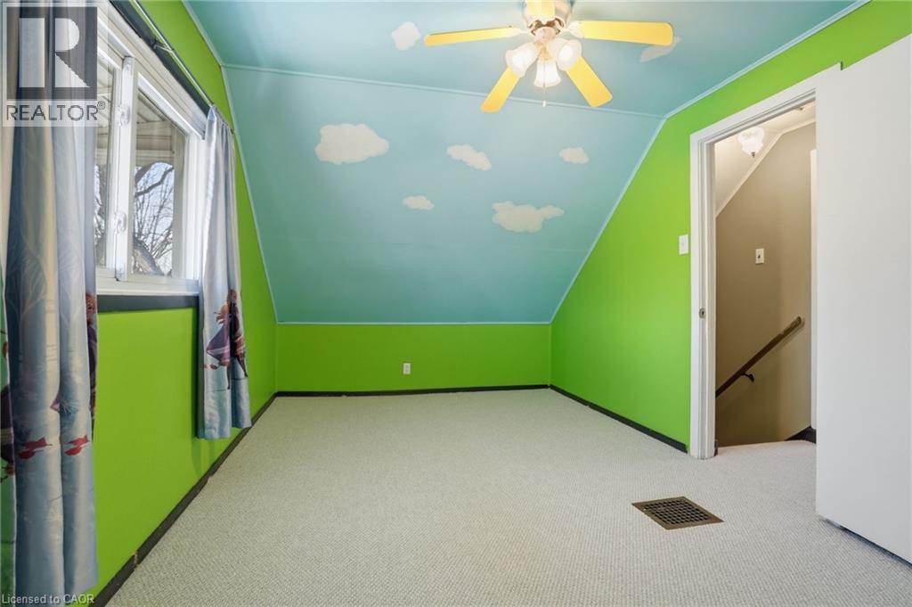 176 Adair Avenue N, Hamilton, ON - Indoor Photo Showing Other Room