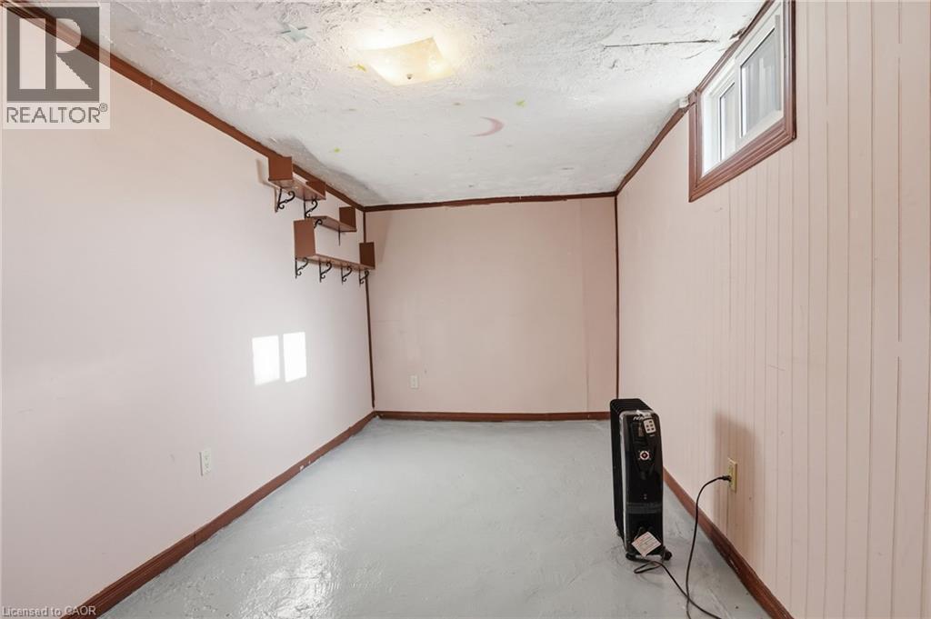 176 Adair Avenue N, Hamilton, ON - Indoor Photo Showing Other Room