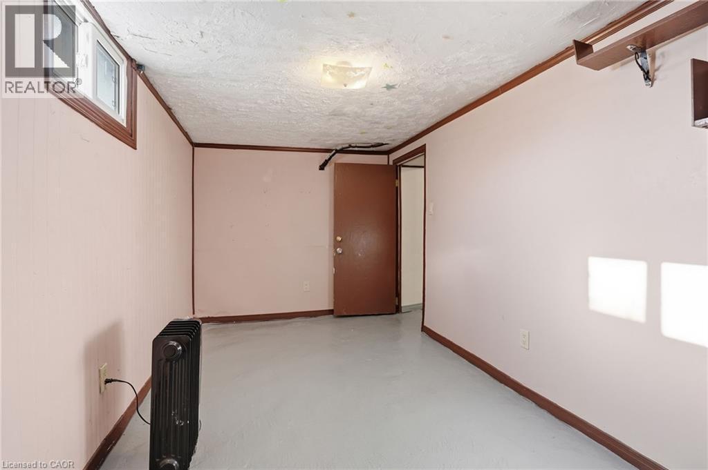 176 Adair Avenue N, Hamilton, ON - Indoor Photo Showing Other Room