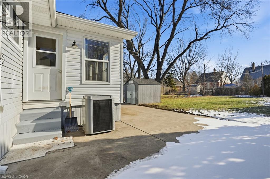 176 Adair Avenue N, Hamilton, ON - Outdoor