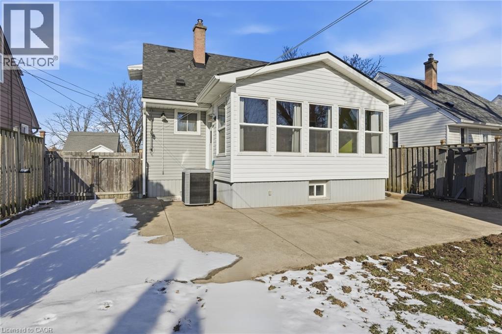 176 Adair Avenue N, Hamilton, ON - Outdoor