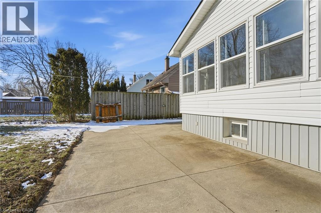 176 Adair Avenue N, Hamilton, ON - Outdoor