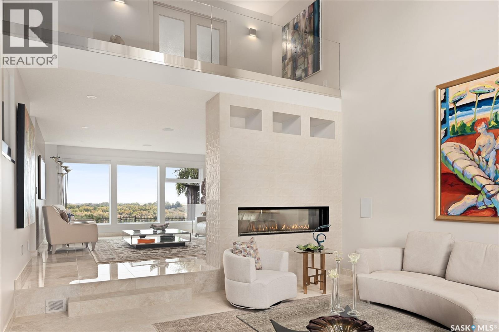 323 Mallin Crescent, Saskatoon, SK - Indoor Photo Showing Living Room With Fireplace