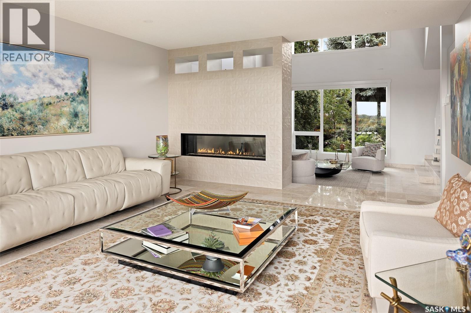 323 Mallin Crescent, Saskatoon, SK - Indoor Photo Showing Living Room With Fireplace