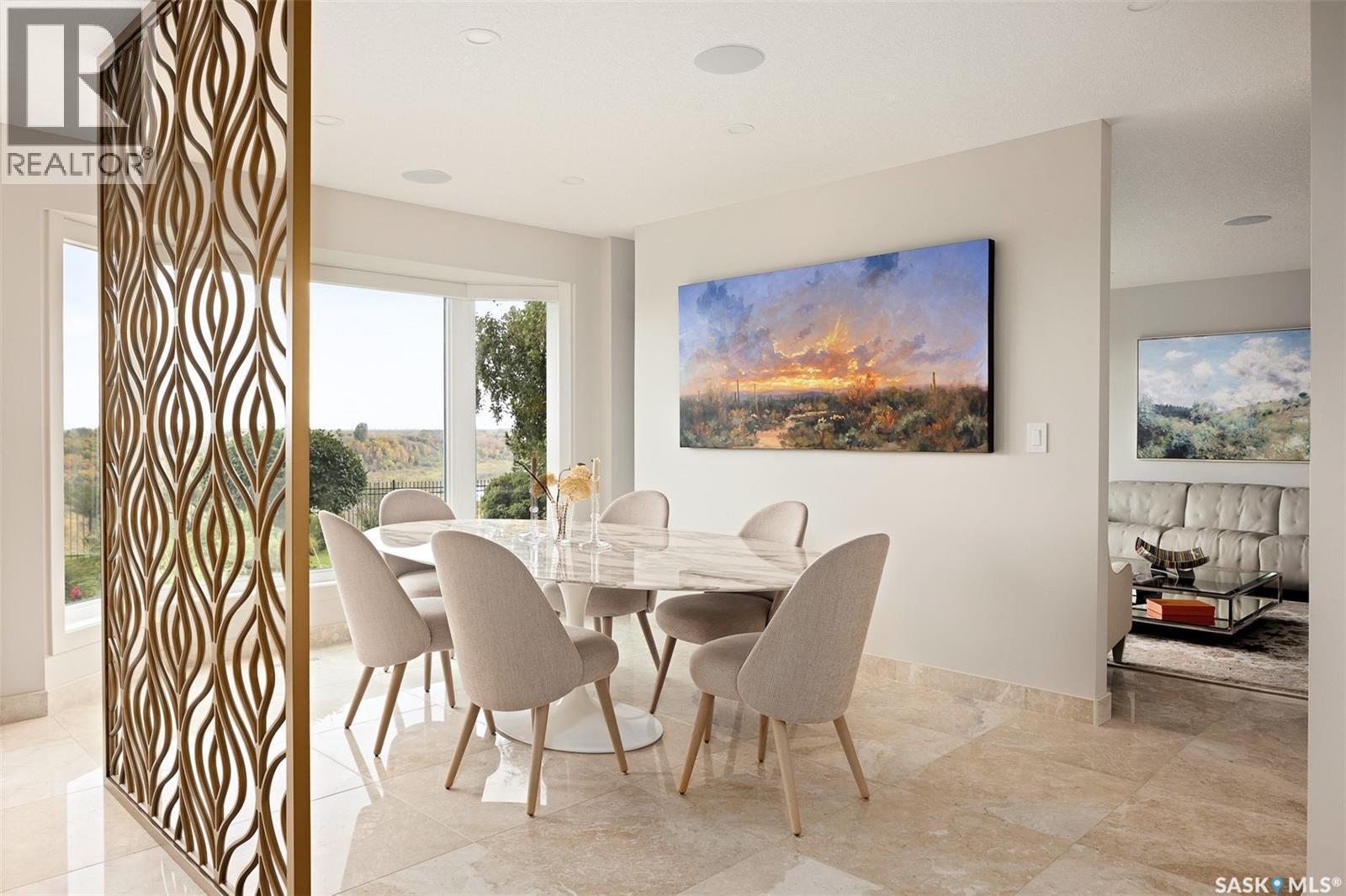 323 Mallin Crescent, Saskatoon, SK - Indoor Photo Showing Dining Room