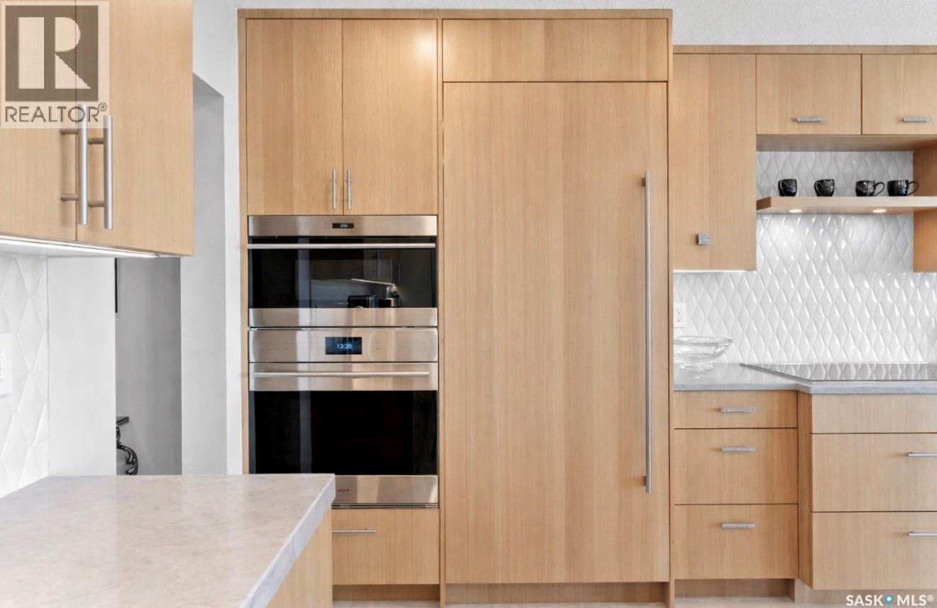 323 Mallin Crescent, Saskatoon, SK - Indoor Photo Showing Kitchen