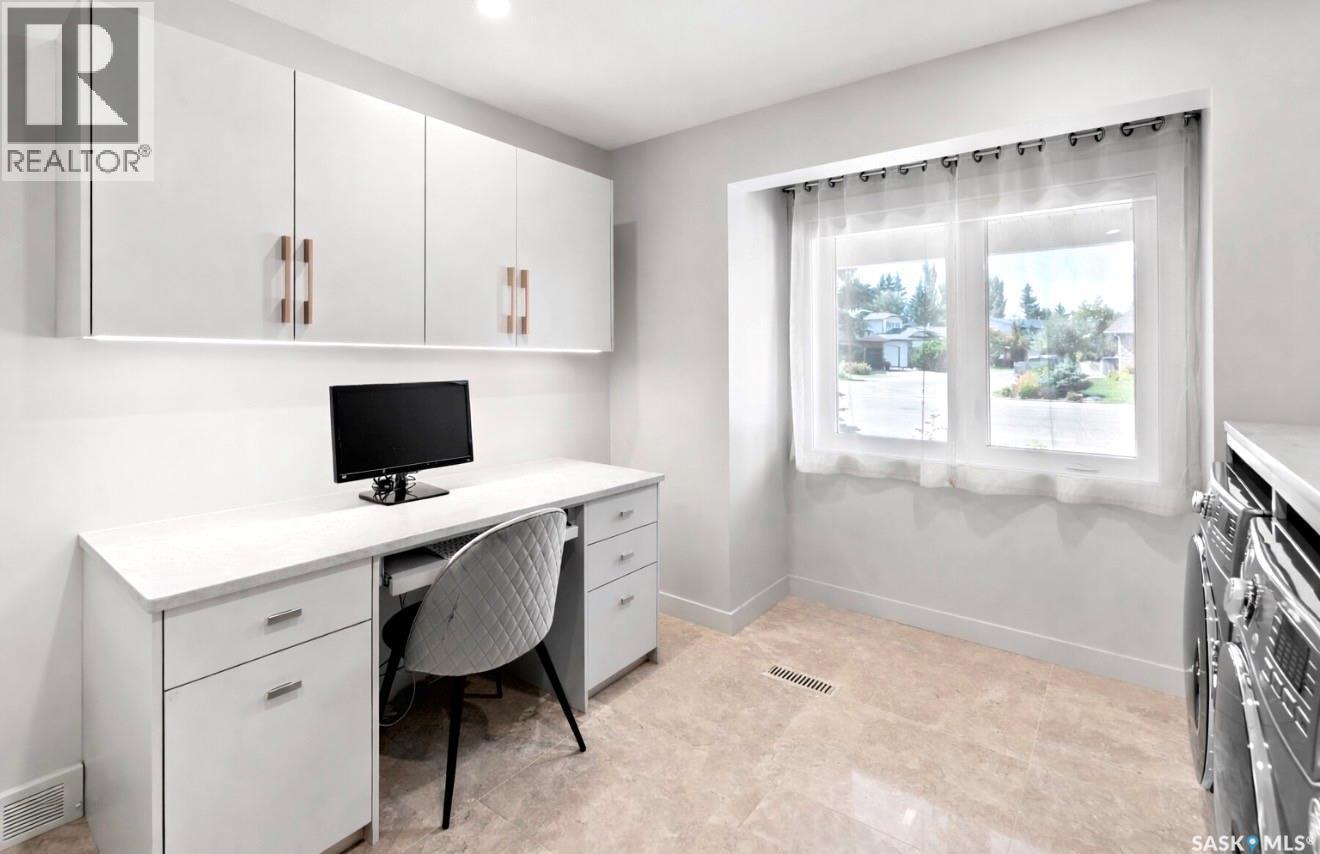 323 Mallin Crescent, Saskatoon, SK - Indoor Photo Showing Office