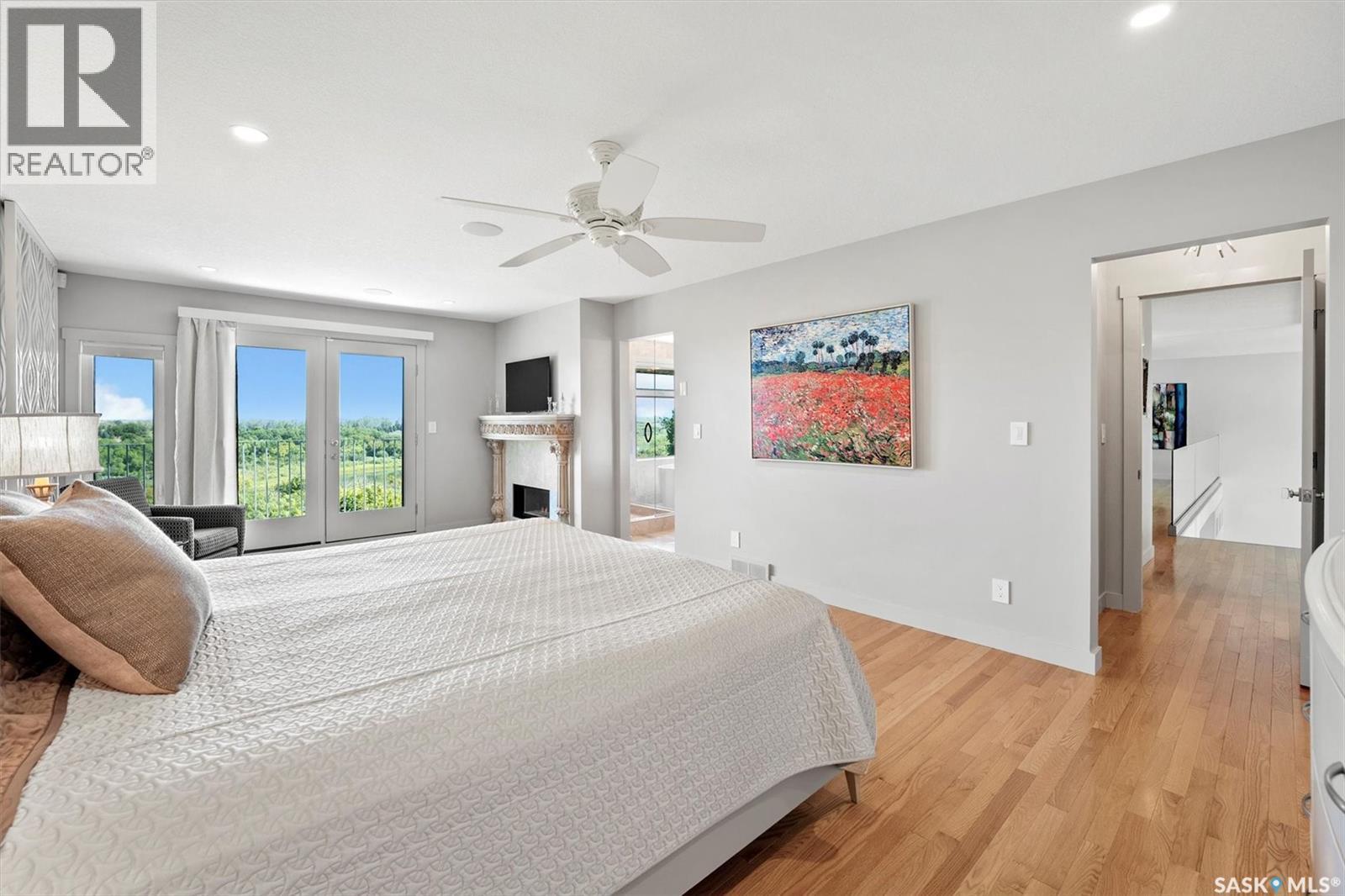 323 Mallin Crescent, Saskatoon, SK - Indoor Photo Showing Bedroom