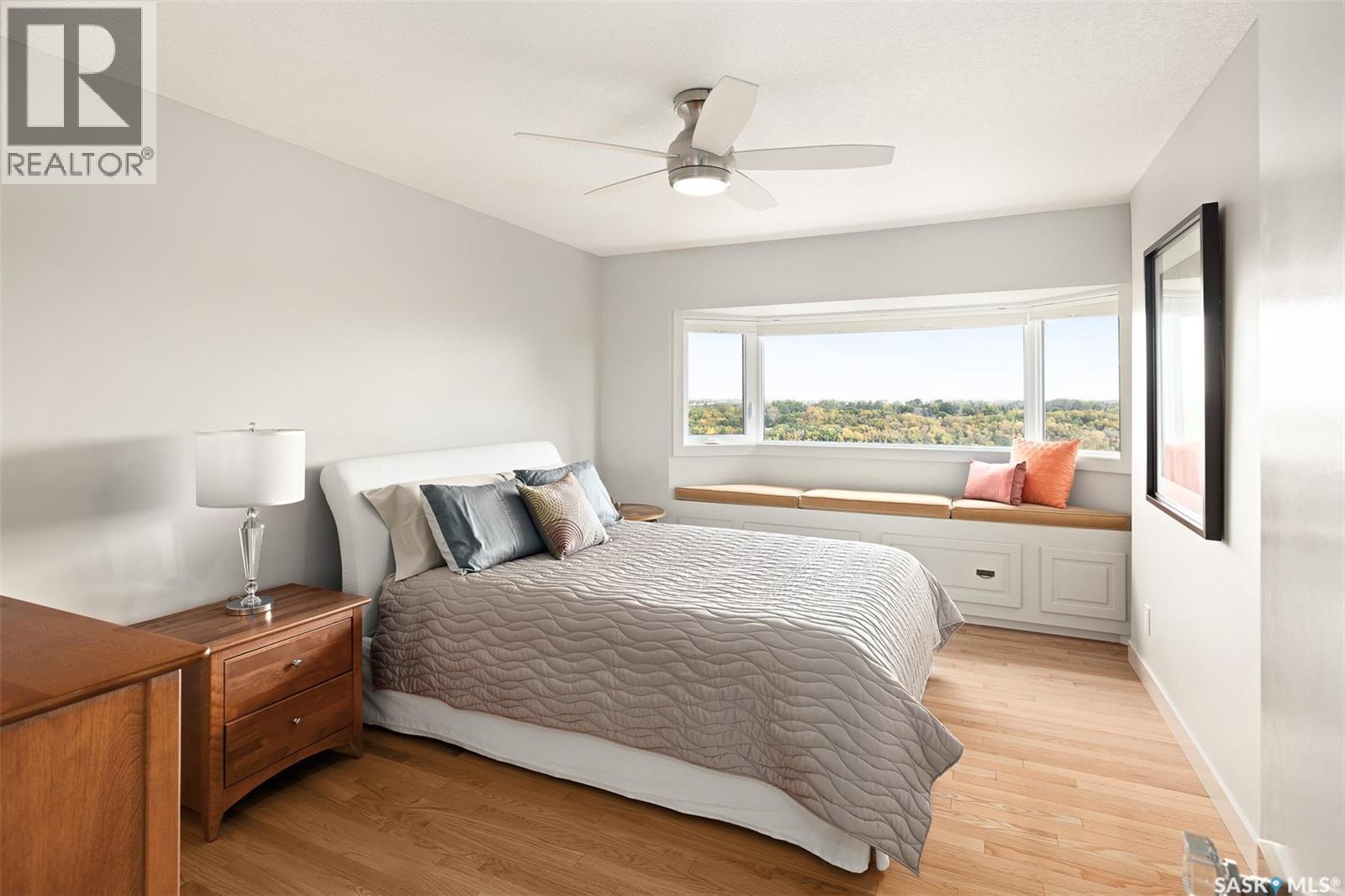 323 Mallin Crescent, Saskatoon, SK - Indoor Photo Showing Bedroom