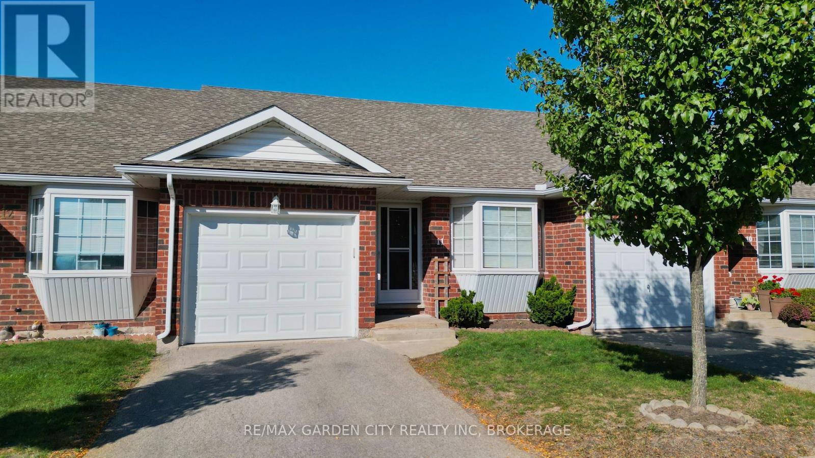 11 - 162 First Street, Welland (Lincoln/Crowland), ON - Outdoor