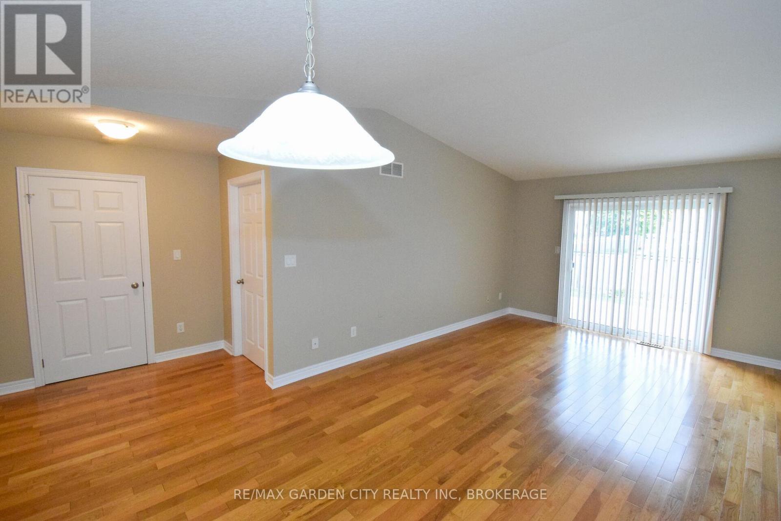 11 - 162 First Street, Welland (Lincoln/Crowland), ON - Indoor Photo Showing Other Room