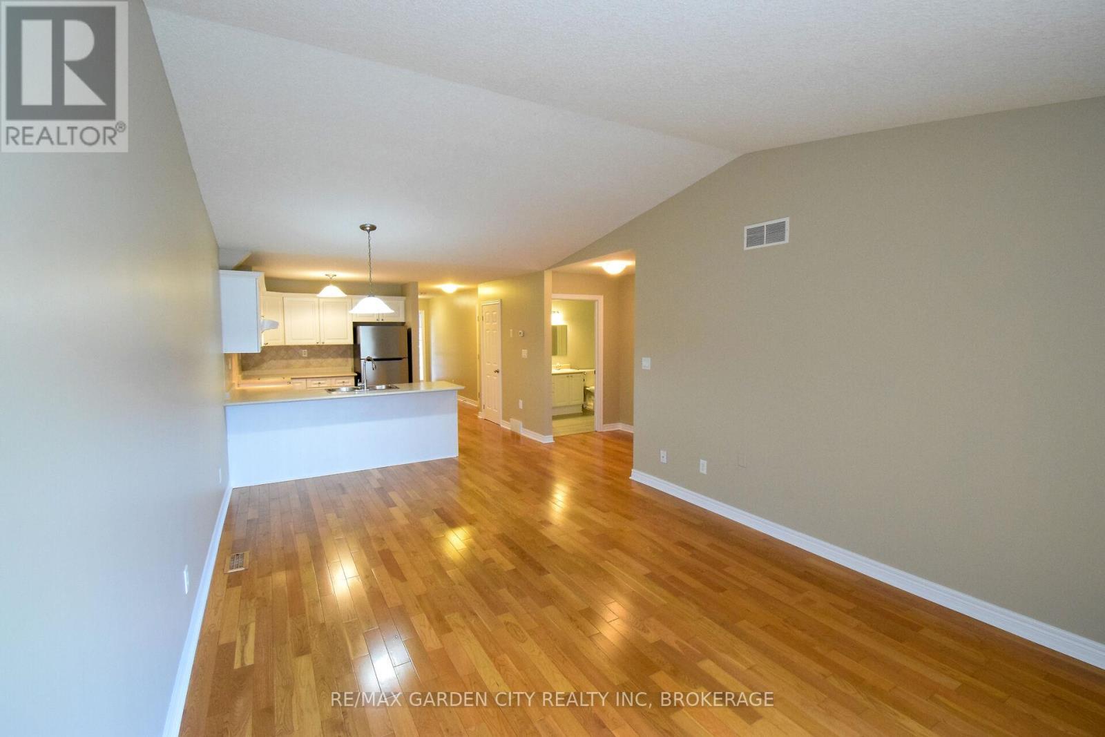 11 - 162 First Street, Welland (Lincoln/Crowland), ON - Indoor Photo Showing Other Room