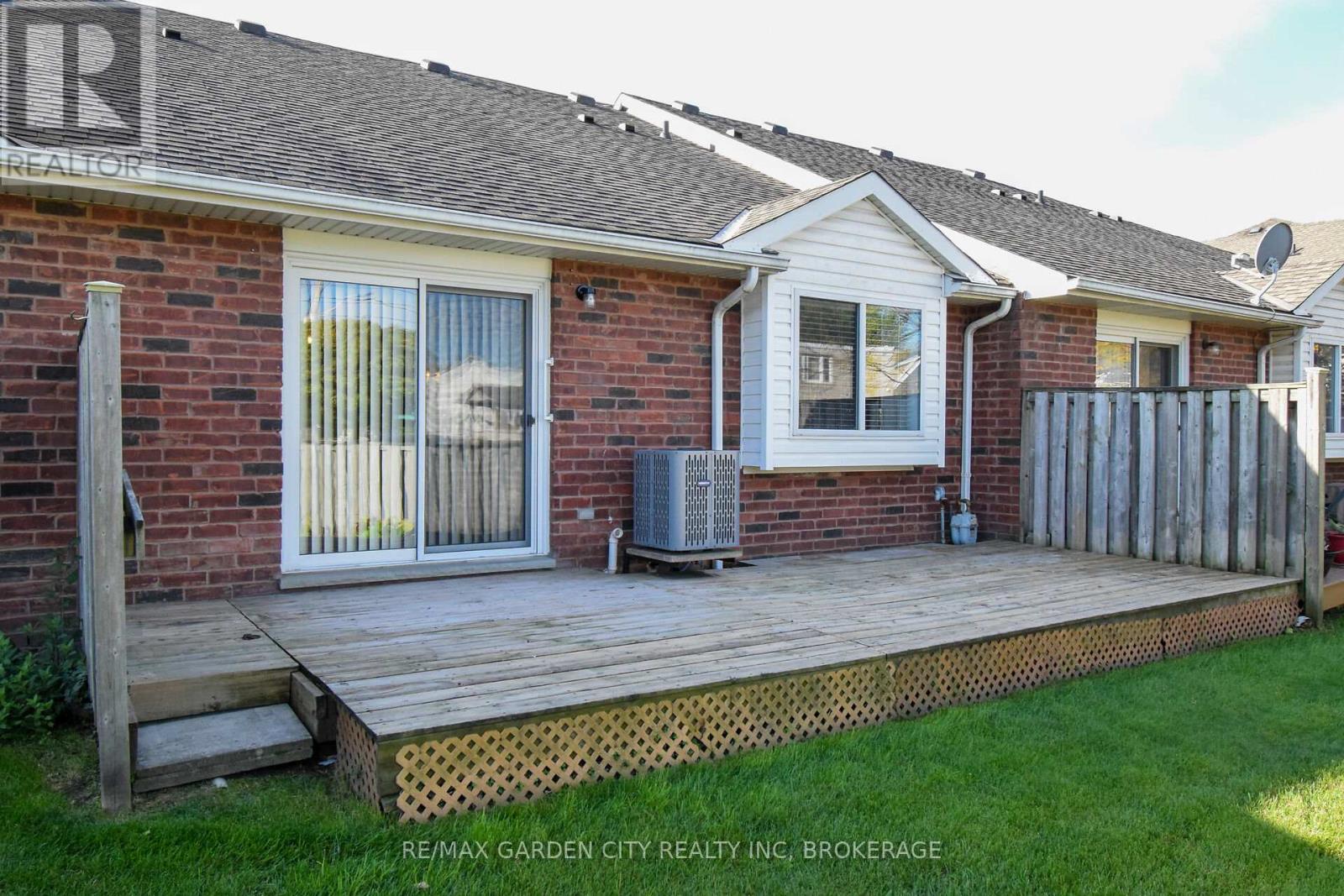 11 - 162 First Street, Welland (Lincoln/Crowland), ON - Outdoor With Deck Patio Veranda