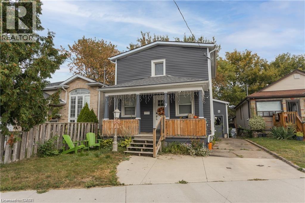 7 Lailey Street, St. Catharines, ON - Outdoor With Facade