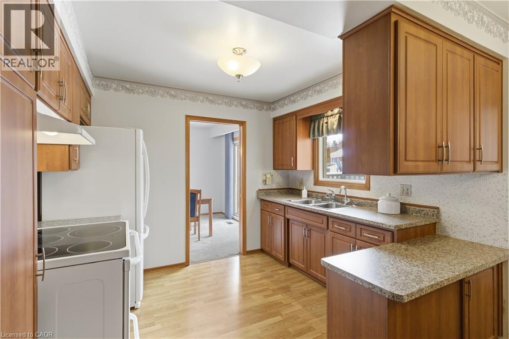 15 Confederation Drive, Kitchener, ON