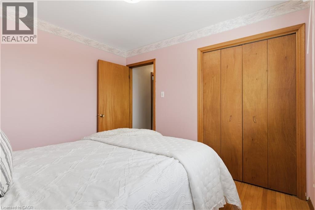 15 Confederation Drive, Kitchener, ON