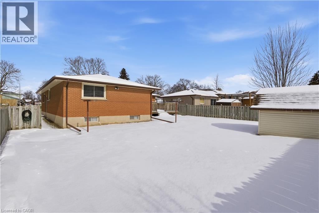 15 Confederation Drive, Kitchener, ON