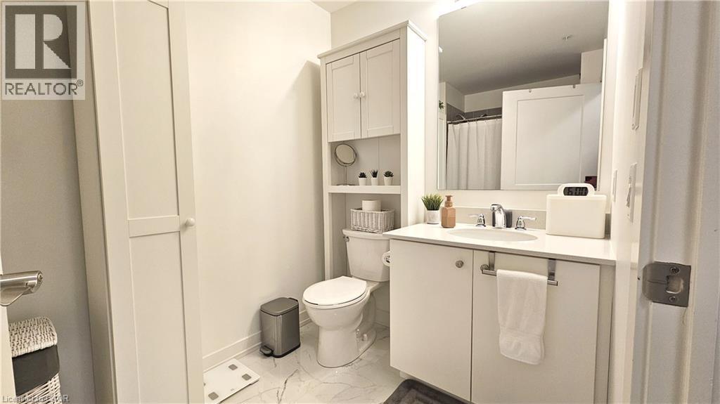 247 Northfield Drive E Unit# 507, Waterloo, ON - Indoor Photo Showing Bathroom