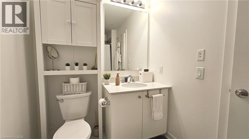 247 Northfield Drive E Unit# 507, Waterloo, ON - Indoor Photo Showing Bathroom