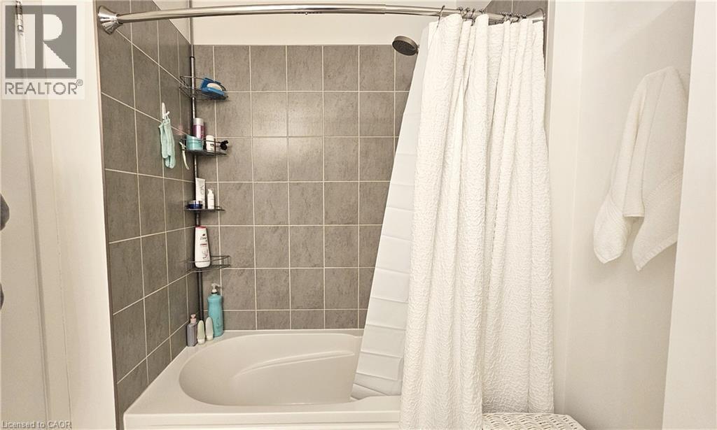 247 Northfield Drive E Unit# 507, Waterloo, ON - Indoor Photo Showing Bathroom