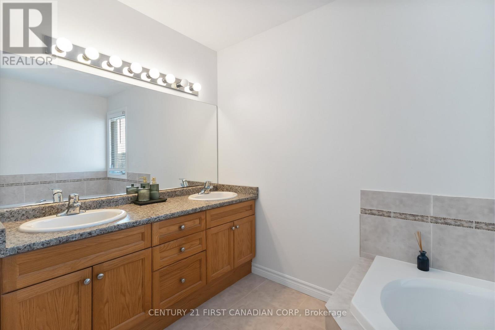 1 Watson Crescent, Central Elgin, ON - Indoor Photo Showing Bathroom