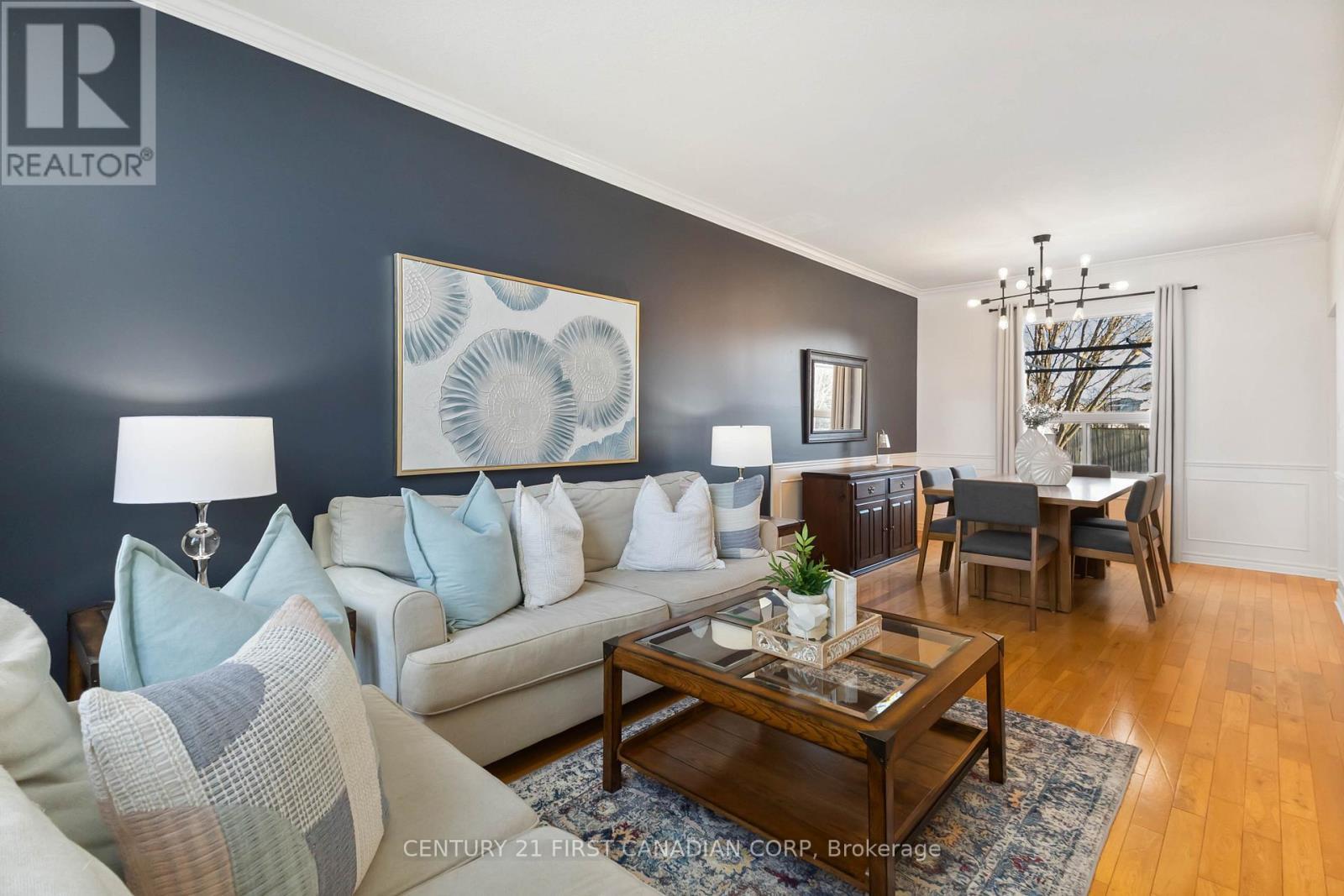 1 Watson Crescent, Central Elgin, ON - Indoor Photo Showing Living Room