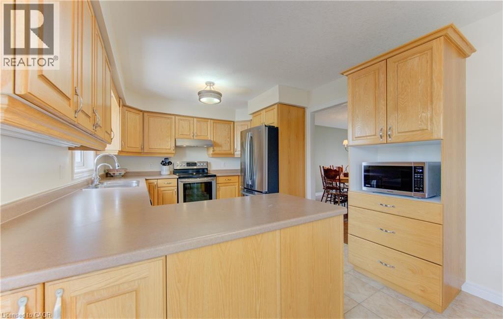168 Bridgewater Crescent, Waterloo, ON - Indoor Photo Showing Kitchen