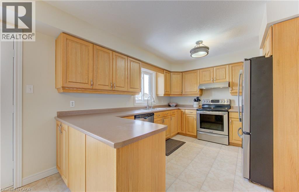168 Bridgewater Crescent, Waterloo, ON - Indoor Photo Showing Kitchen