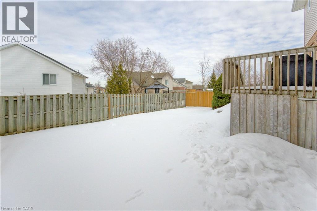 168 Bridgewater Crescent, Waterloo, ON - Outdoor